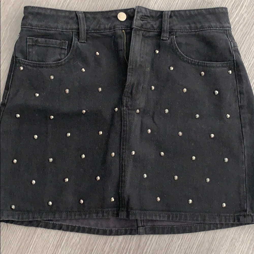 Kendall & Kylie black jean skirt
